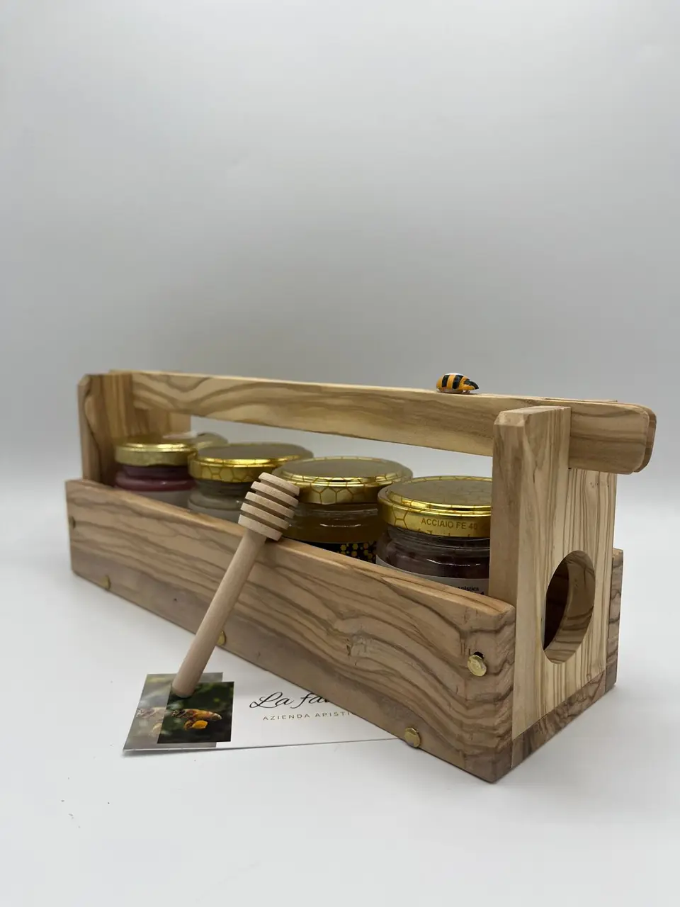 Kit Assaggio: quattro vasetti La Favola in una cassetta di legno con mestolino